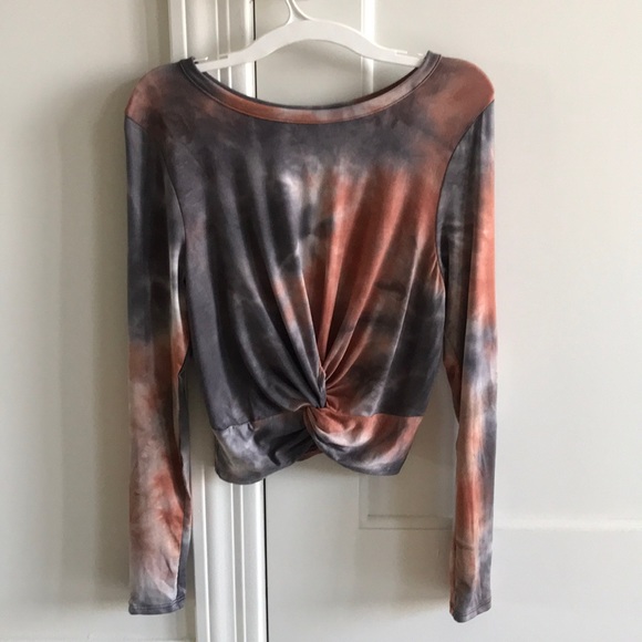 Tops - ⬇️⚡️sale , 1 left ⚡️ Tie Dye Crop Top